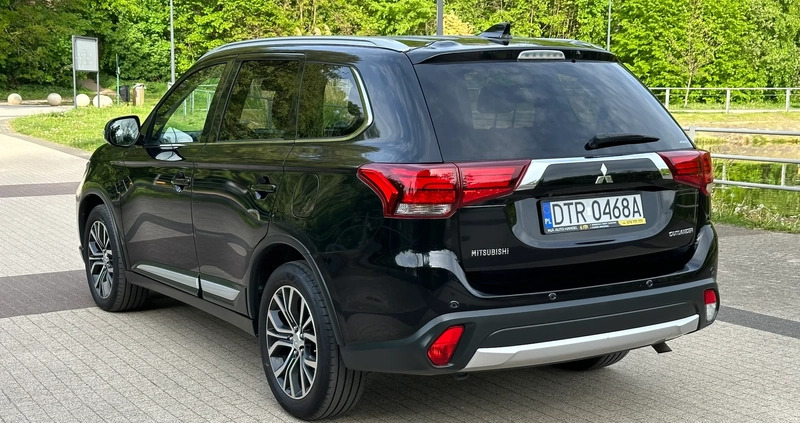 Mitsubishi Outlander cena 79900 przebieg: 210000, rok produkcji 2017 z Wrocław małe 596